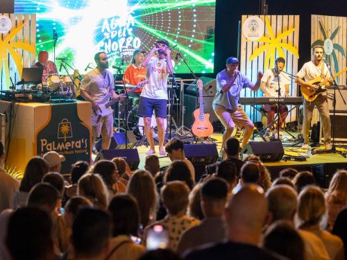 Alrededor de 4.000 personas disfrutan de la segunda edición del Palmera’s Beer Festival