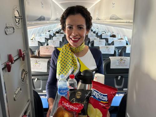 Canaryfly estrena el servicio de venta a bordo en sus rutas desde Tenerife