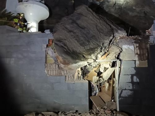 Bomberos de Tenerife intervinieron en cinco fuegos en vehículos este miércoles