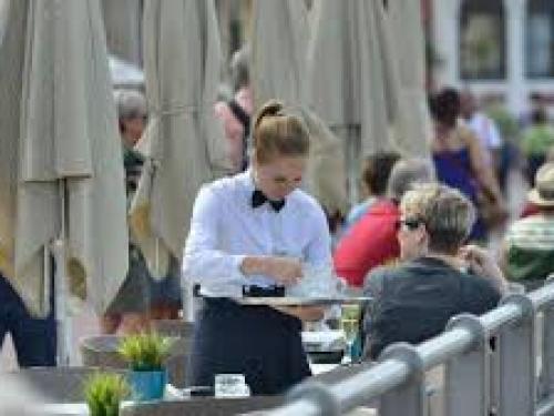 Domínguez espera que un acuerdo salarial en hostelería en Tenerife no merme el turismo