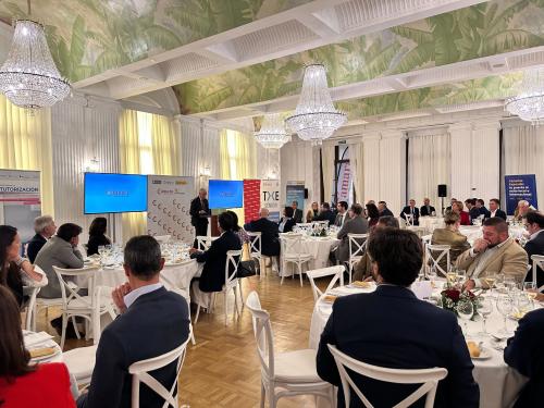 Santiago Sesé pide que los sectores público y privado tomen “decisiones valientes” para el futuro de Canarias