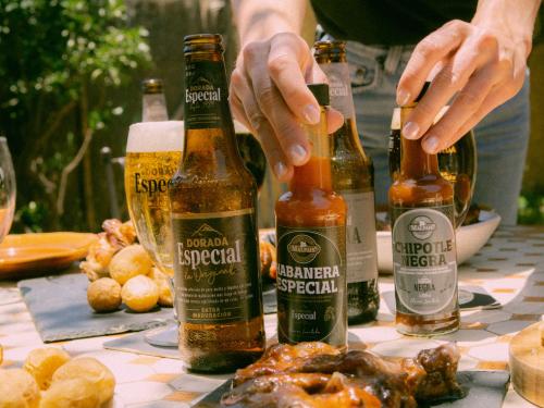 Dorada Especial y Malpaís Hot Sauce se alían para ponerle sabor al Día de Canarias