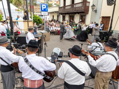 Santa Úrsula organiza una nueva edición de la Feria de Artesanía para conmemorar el Día de Canarias