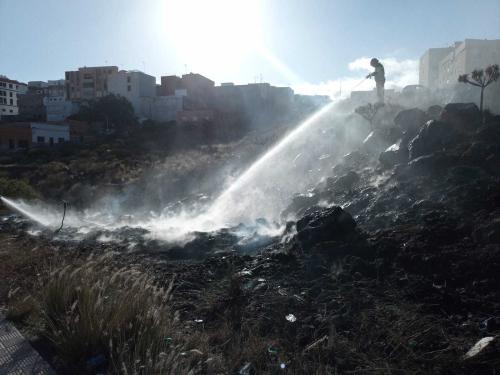 Bomberos de Tenerife rescatan a una persona caída en el Mirador del Emigrante