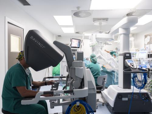 El Hospital Universitario Hospiten Rambla incorpora el Robot Da Vinci Xi: cirugía robótica de vanguardia