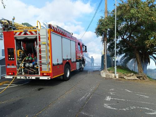 Bomberos de Tenerife intervienen en tres accidentes de moto durante el fin de semana