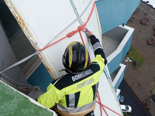 Bomberos de Tenerife intervienen en casi 100 incidencias durante la borrasca Emilia