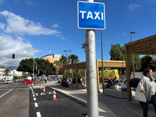 La nueva parada de taxis del Hospital Universitario La Candelaria comienza a operar este martes
