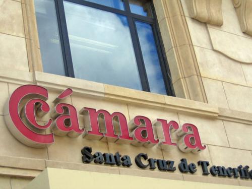 La Cámara de Comercio tinerfeña advierte de que el mercado laboral frena su crecimiento