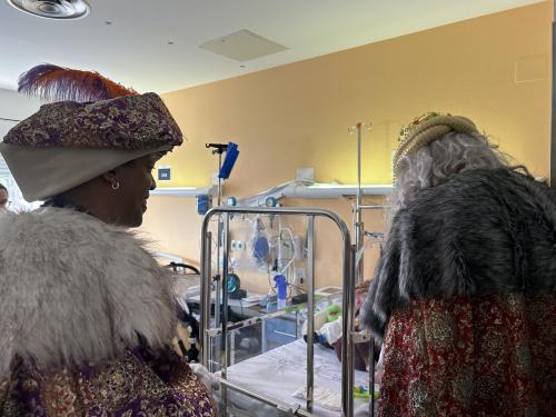 Los Reyes Magos visitan a los niños y niñas del Hospital Universitario La Candelaria