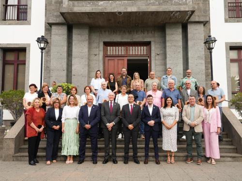 El Ayuntamiento de Santa Úrsula reconoce a 16 antiguos empleados por su labor profesional