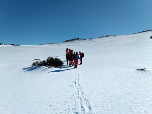 Bomberos de Tenerife rescatan a un senderista en El Teide