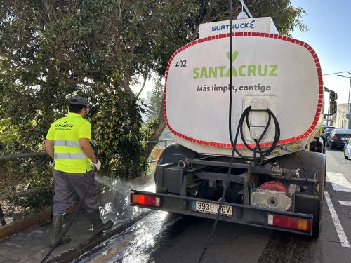 El Ayuntamiento de Santa Cruz ejecuta cinco zafarranchos de limpieza en Las Delicias