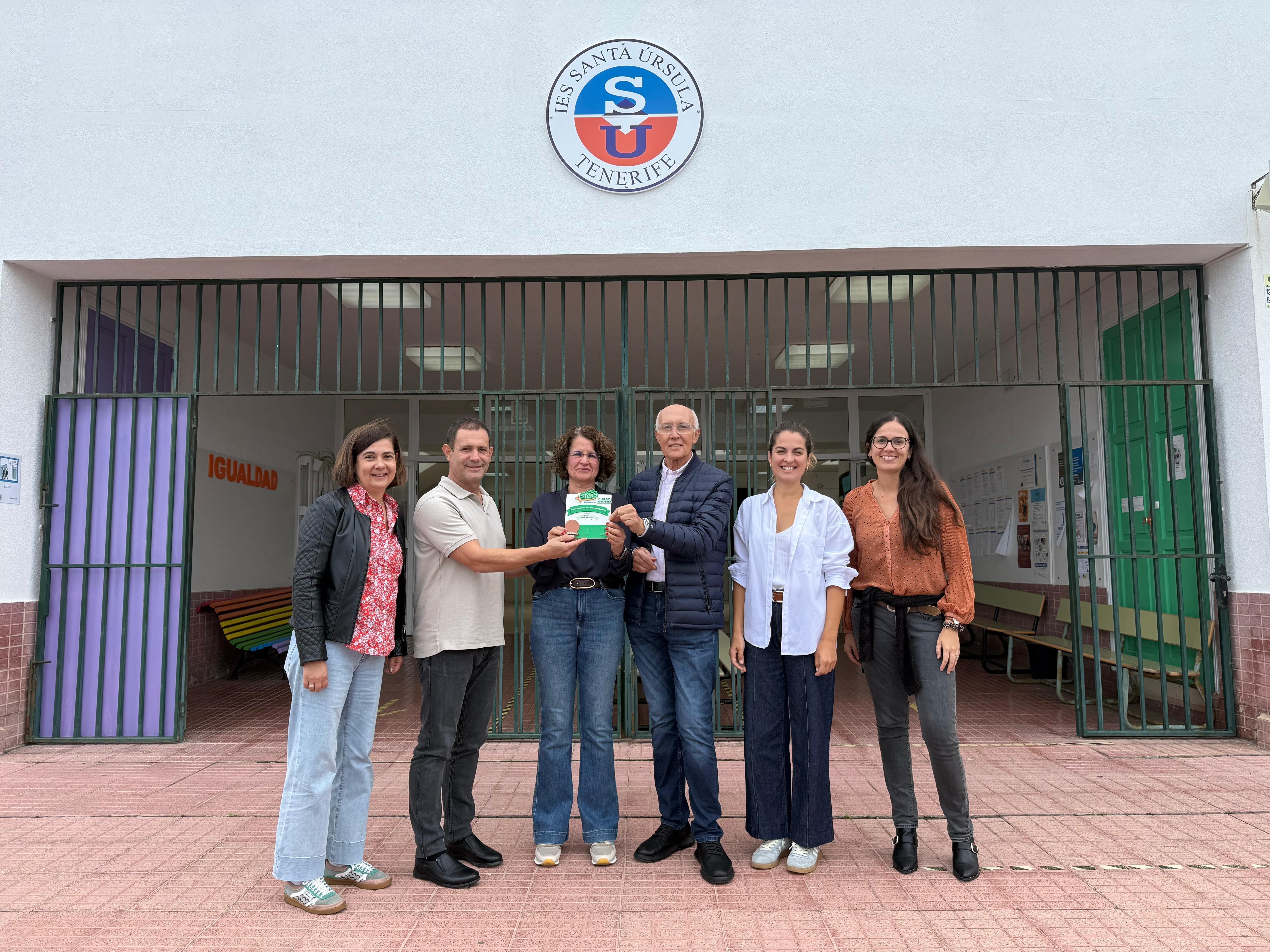 La DGT premia a los colegios de Santa Úrsula por su compromiso con la movilidad sostenible