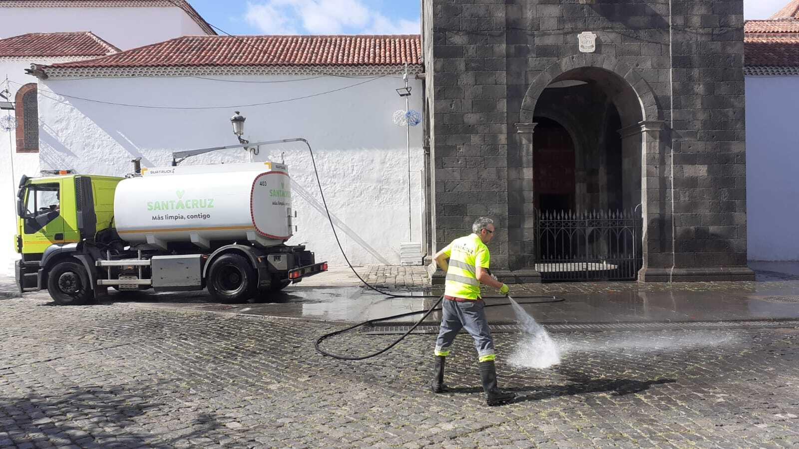 Santa Cruz recoge más de ocho toneladas de residuos tras el Baile de Magos