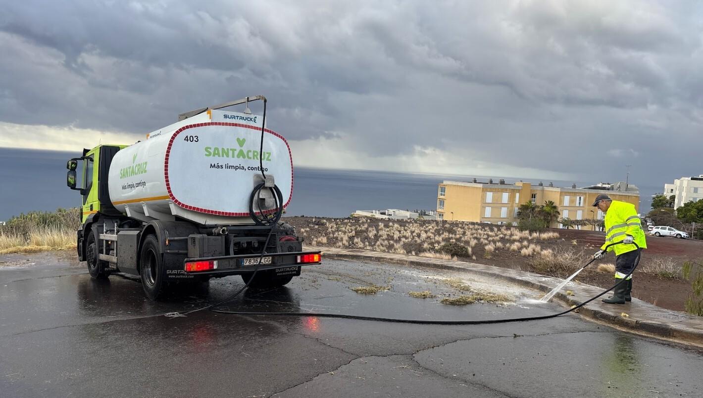 Santa Cruz actúa en la zona Draguillo-Rosarito con nuevos zafarranchos de limpieza