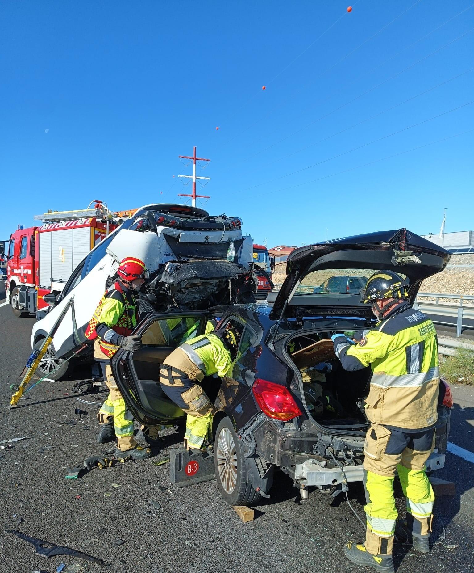 Bomberos de Tenerife intervienen en siete accidentes de tráfico este fin de semana