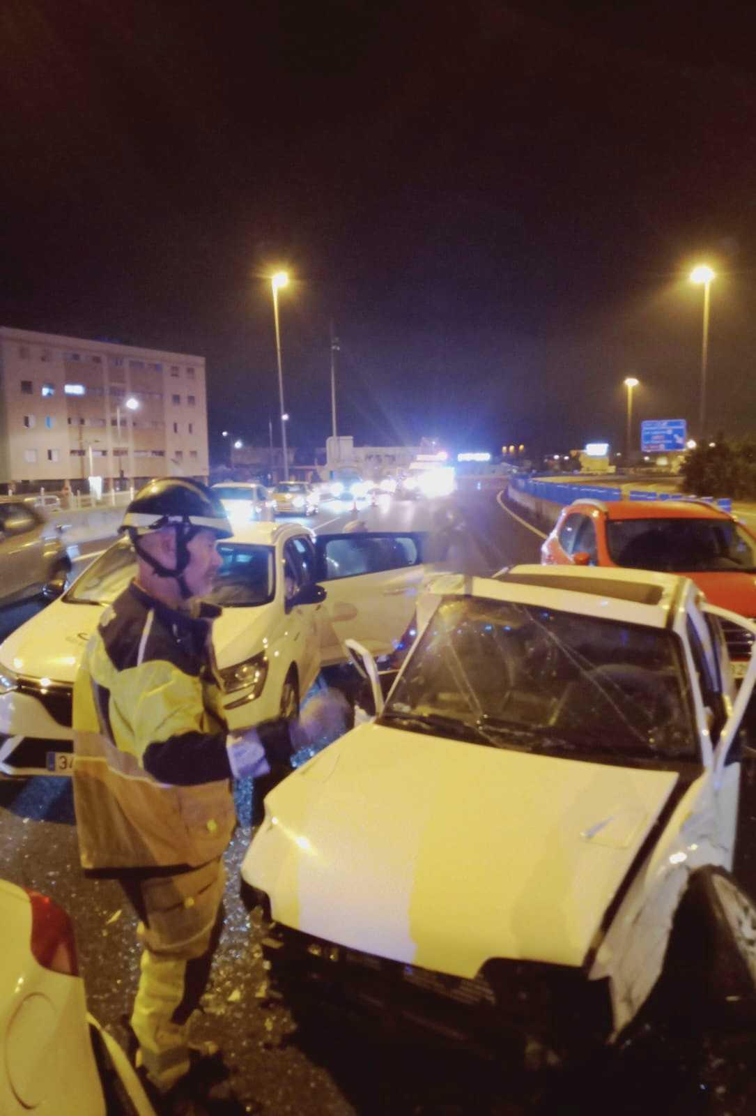 Bomberos de Tenerife intervienen en un incendio en una vivienda en Arafo