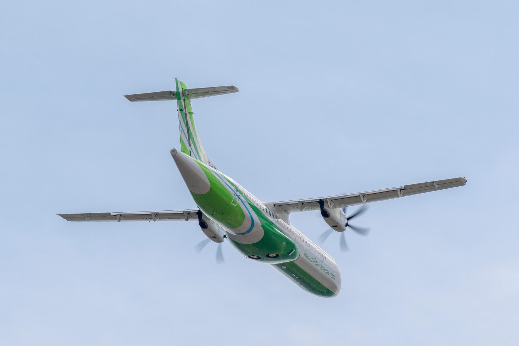 Binter firma la financiación de nueve aviones ATR 72-600