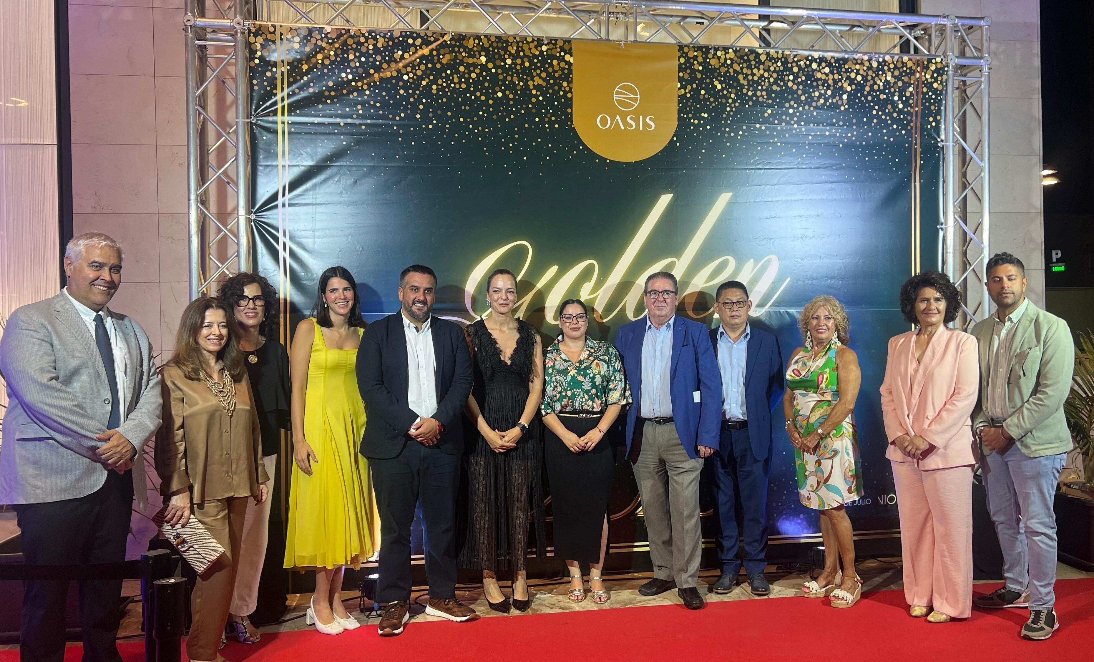 El Centro Comercial Oasis distingue a 33 personas y entidades por su labor económica y social