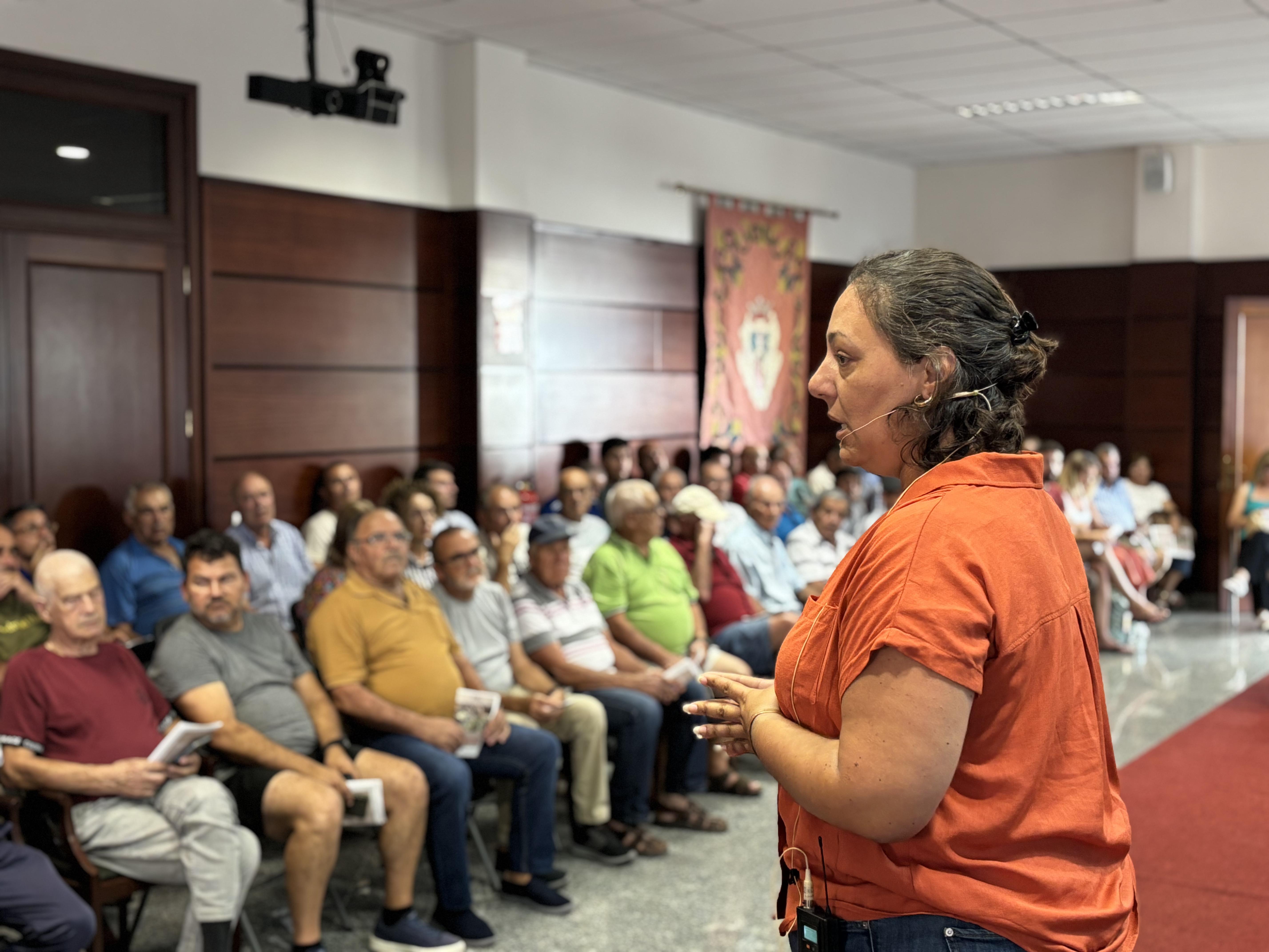 Más de un centenar de agricultores asisten a una reunión informativa sobre el brote de filoxera en Tenerife