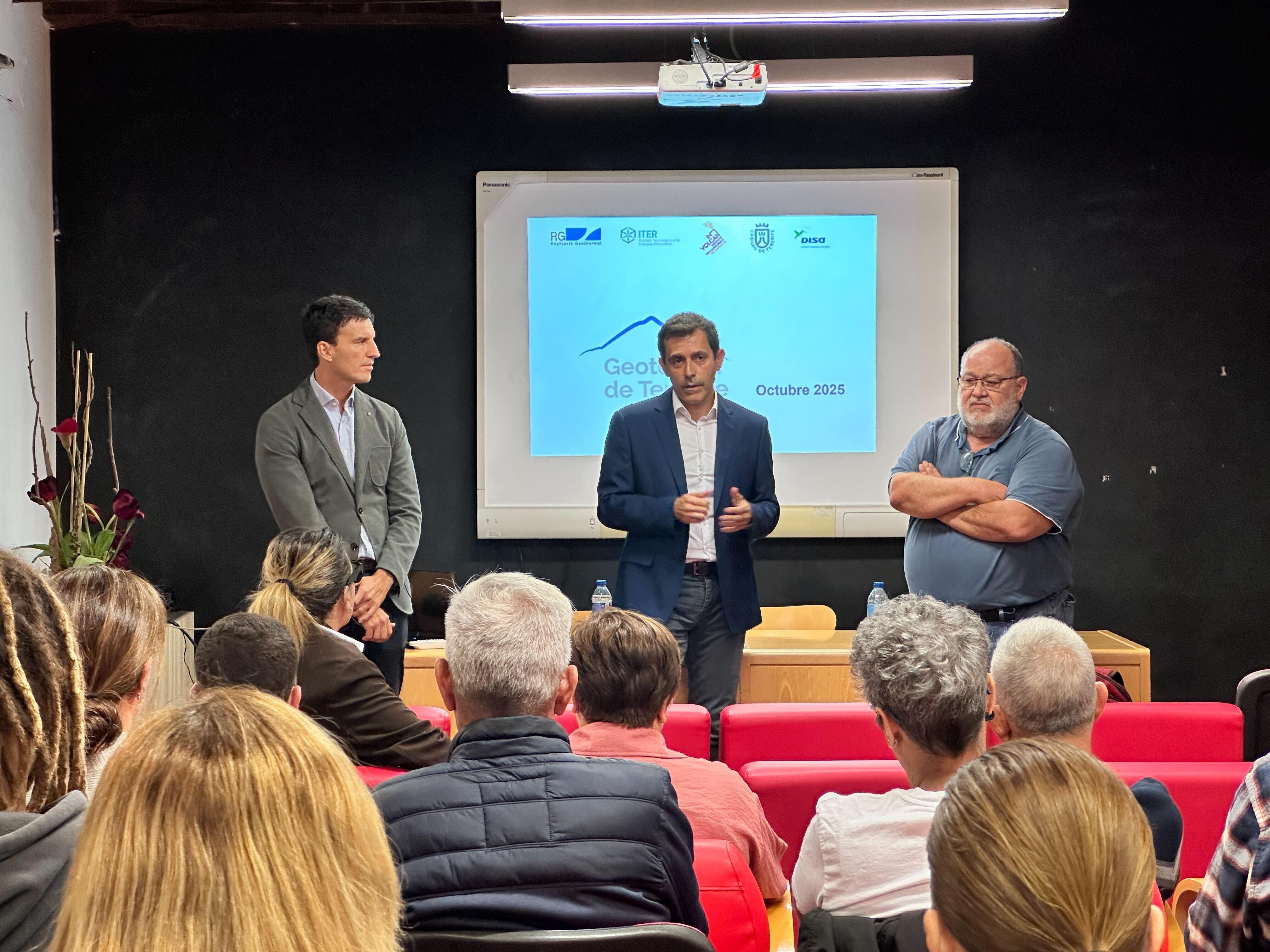 Los responsables de la investigación geotérmica en Vilaflor informan sobre los avances del proyecto a los vecinos y vecinas