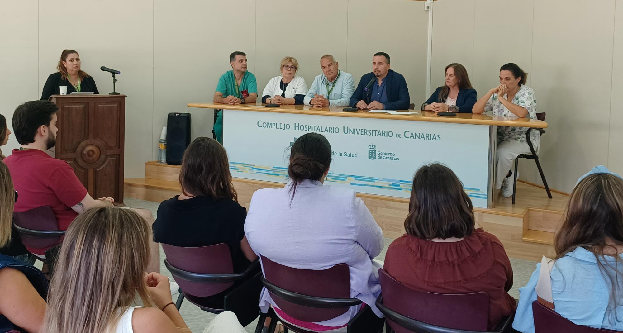 Diecinueve enfermeras internas residentes finalizan su formación en el HUC