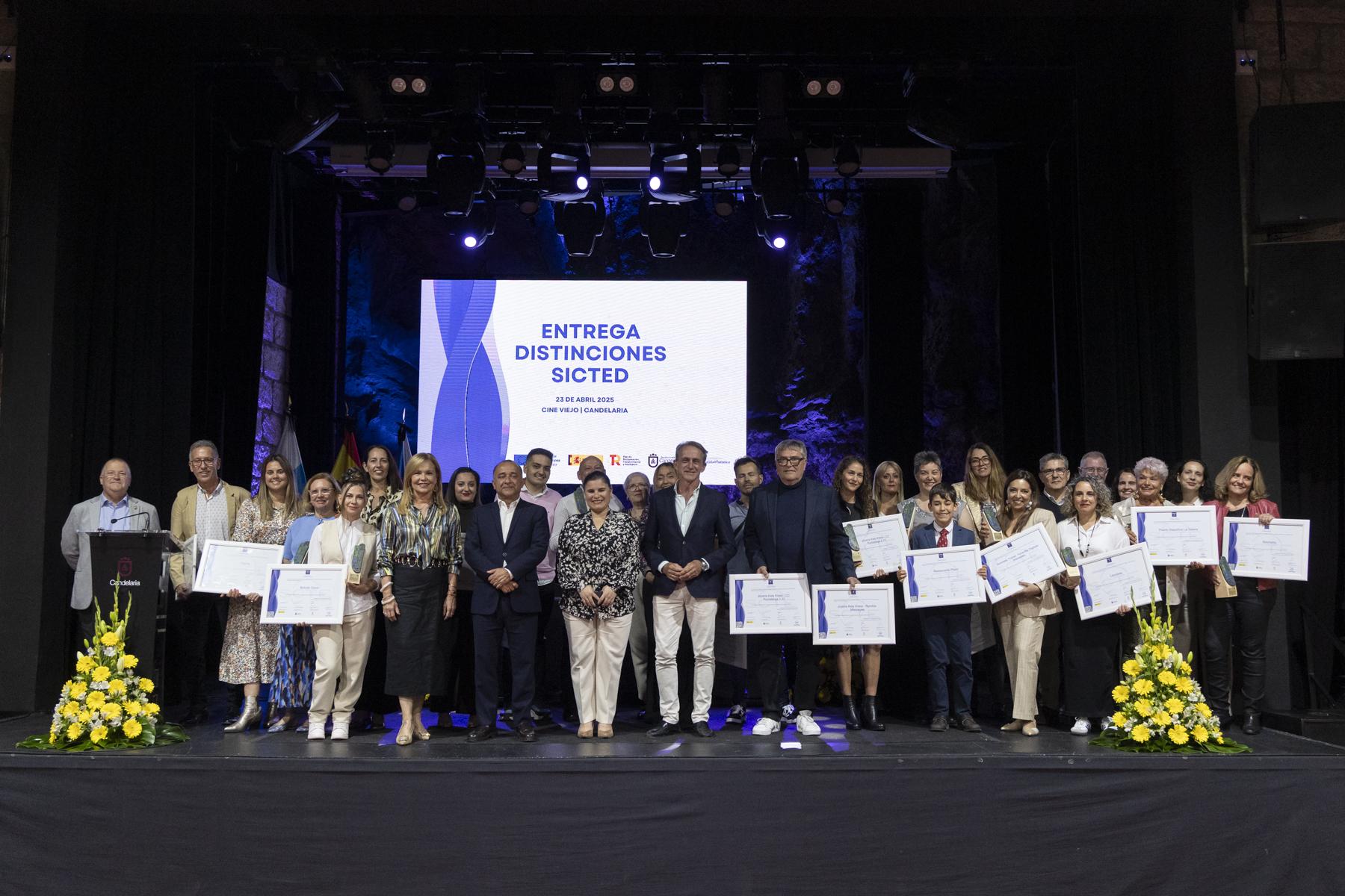 Candelaria premia a 18 establecimientos por su compromiso con la calidad turística