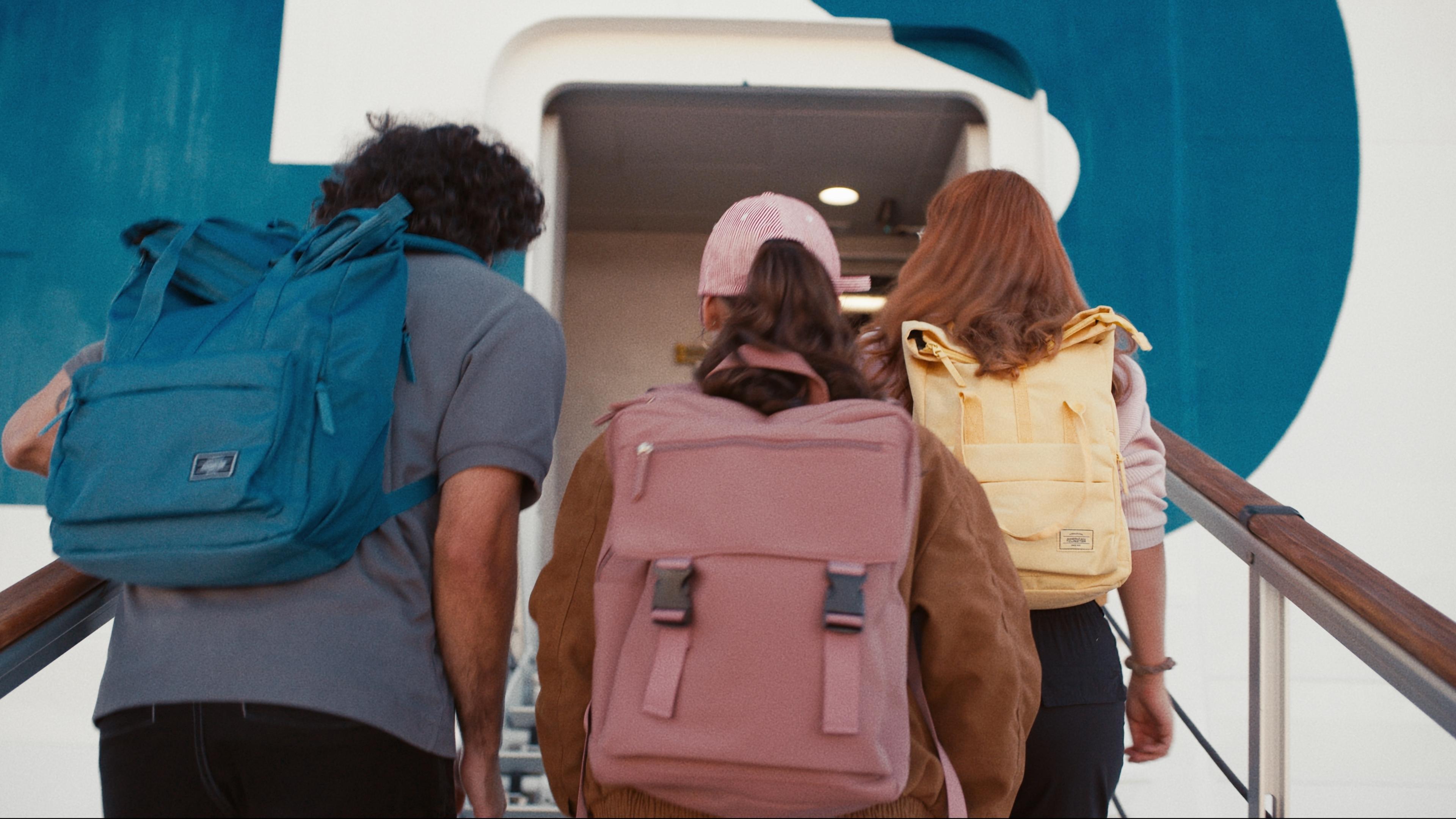 foe-pasajeros-jovenes-mochila-1.jpg