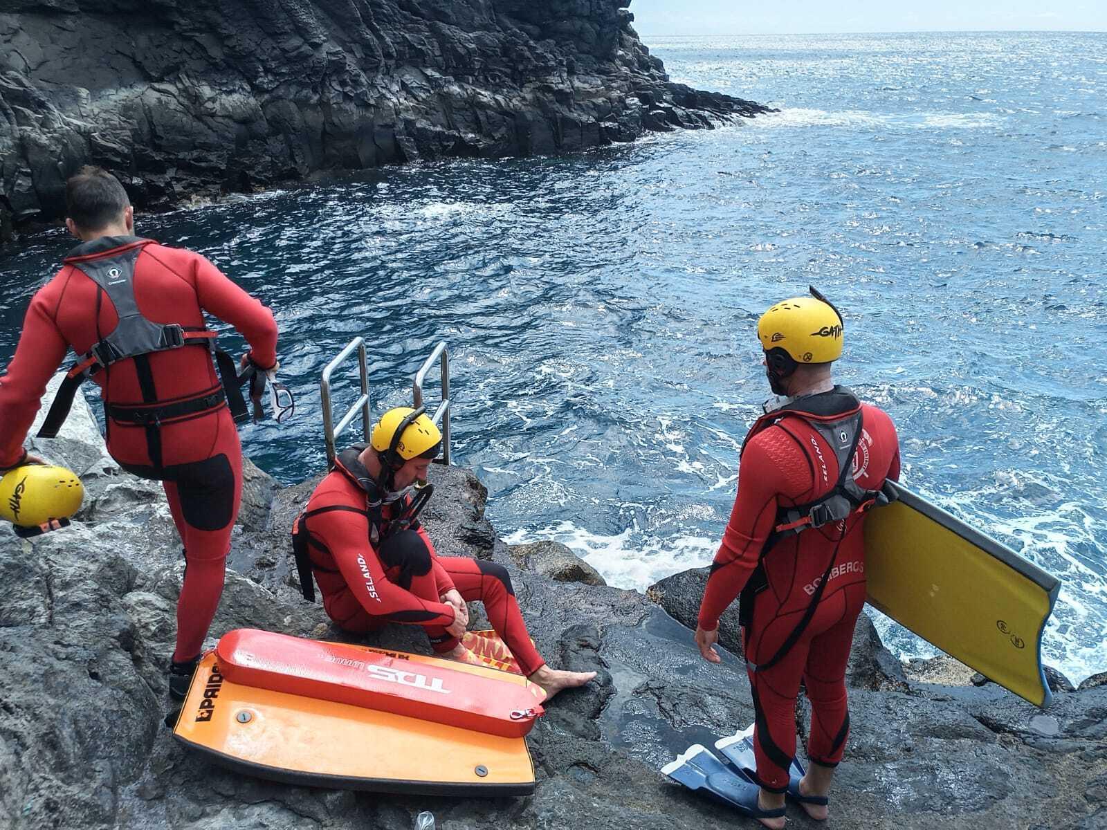Bomberos de Tenerife intervienen en un choque en San Juan de la Rambla