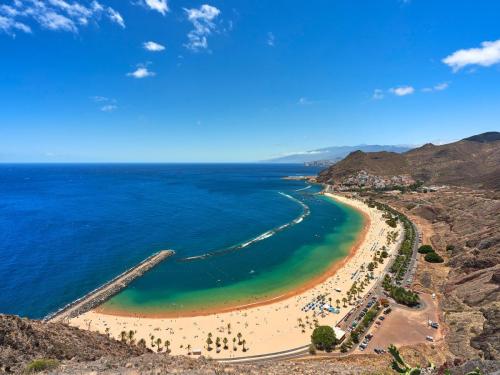 Playa de las Teresitas: una de las playas más visitadas de Canarias y un referente al turismo