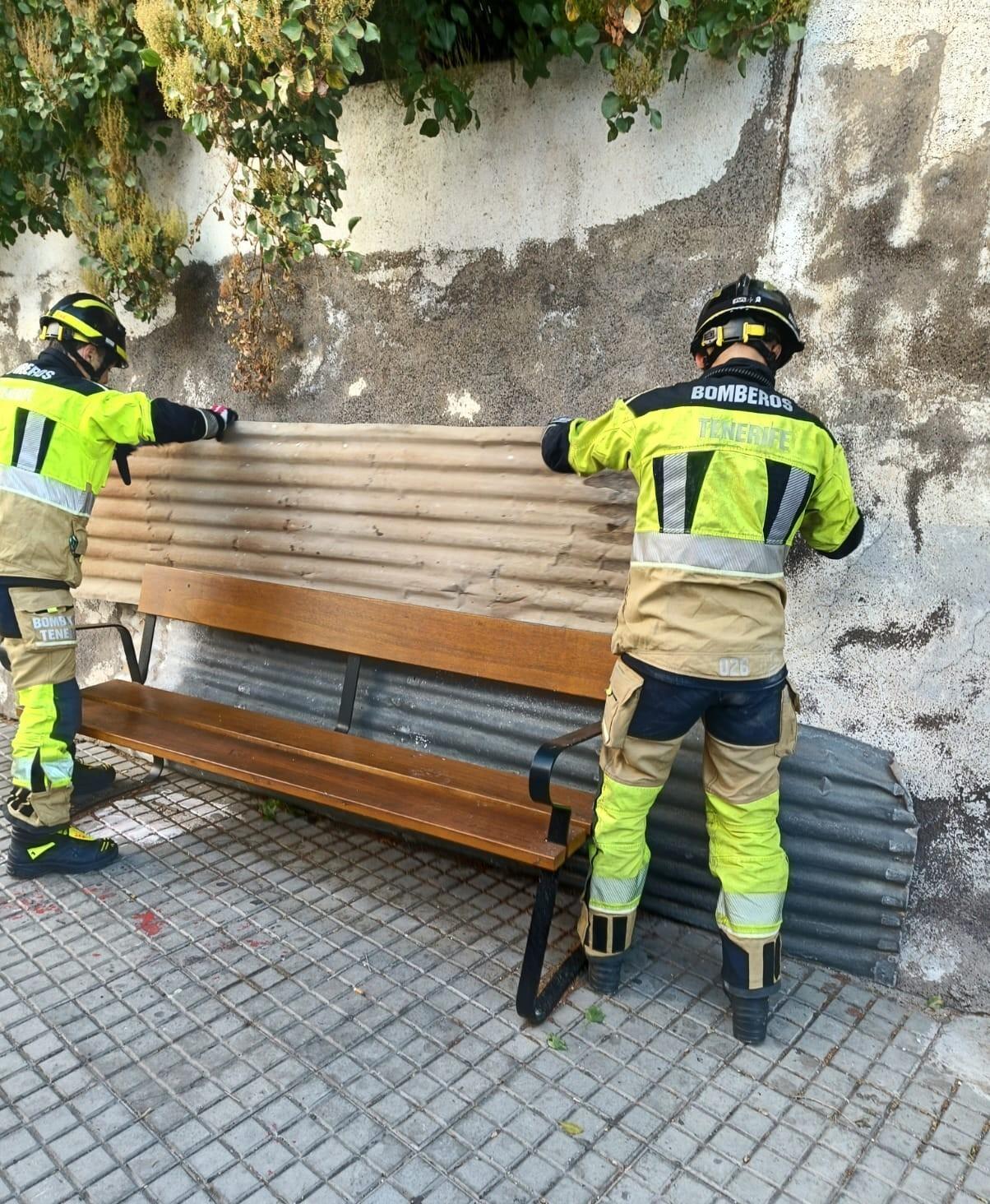 Bomberos de Tenerife intervienen en varias incidencias a causa del viento