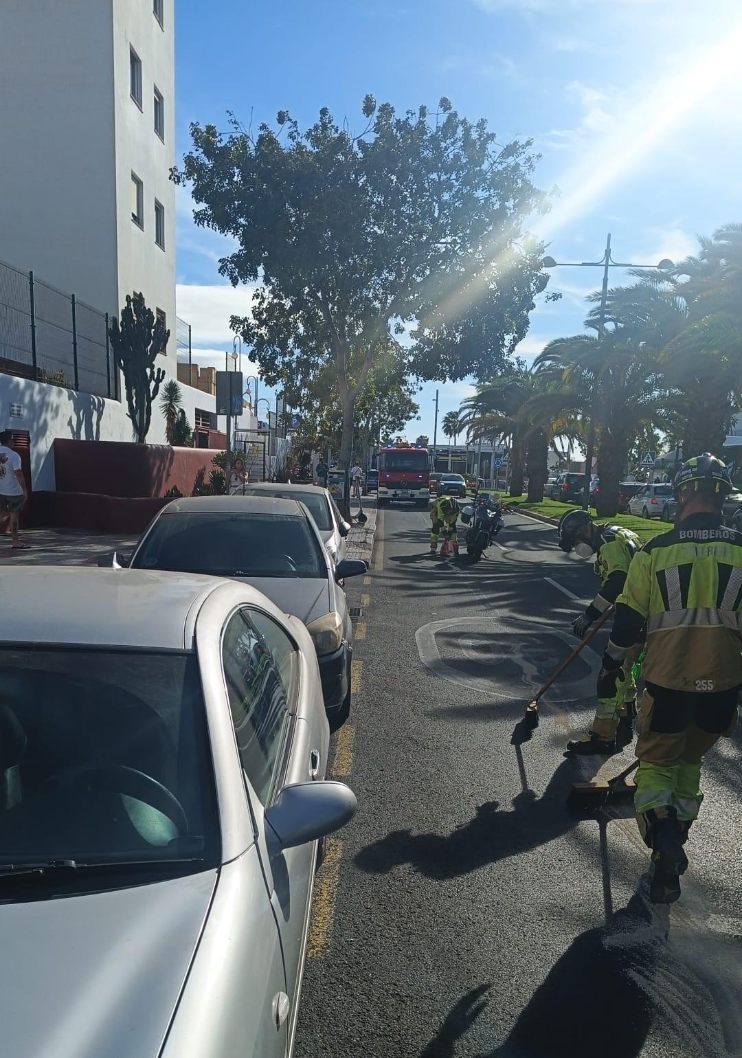 Bomberos de Tenerife extinguen un incendio en una vivienda en Candelaria