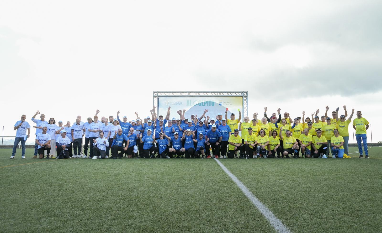 Canarias celebra el primer derbi  de fútbol caminando de los Centros  de Día de Mayores de AlGolpito