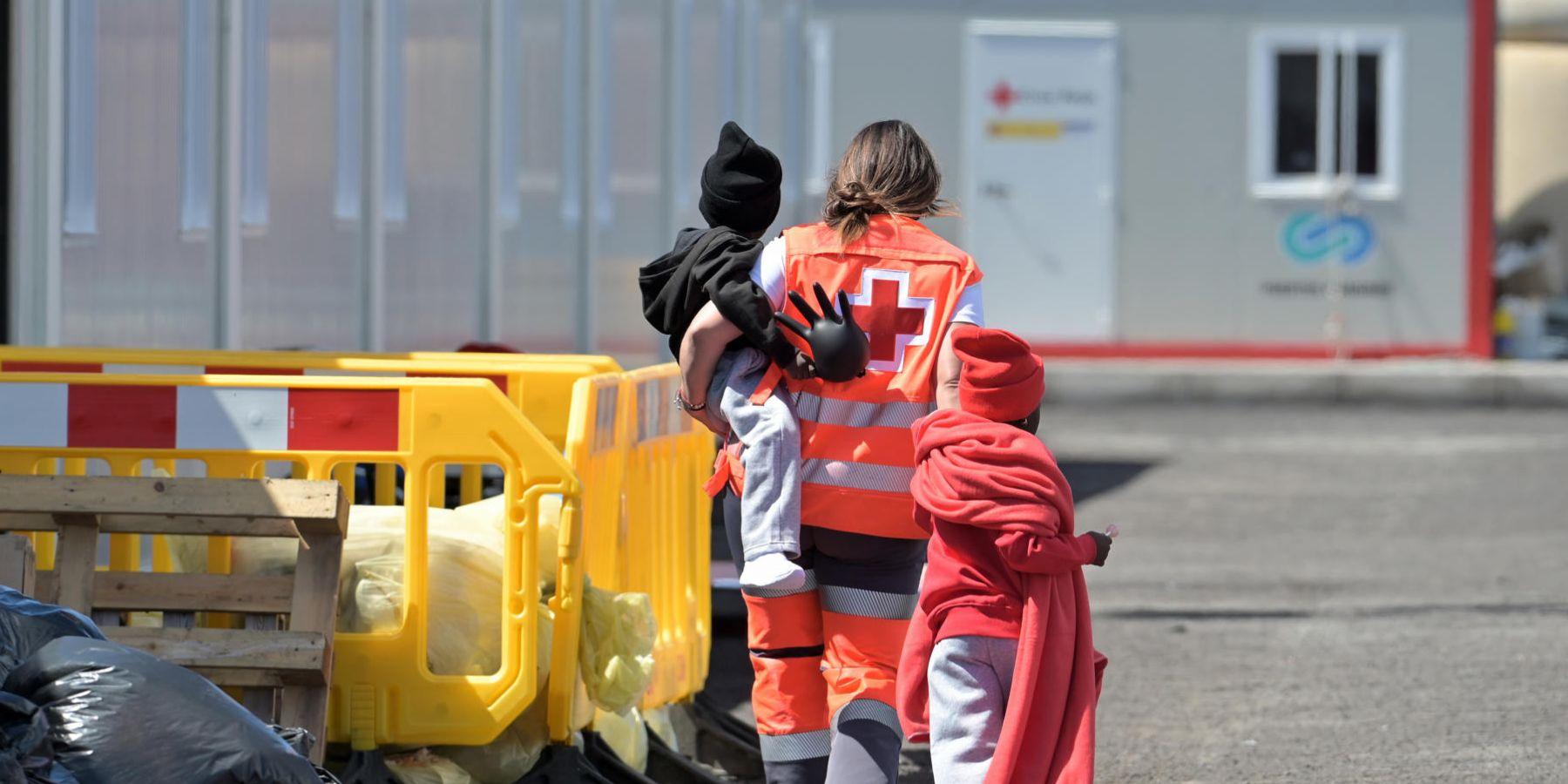 El Gobierno de Canarias insta al Estado a agilizar el traslado de más menores inmigrantes