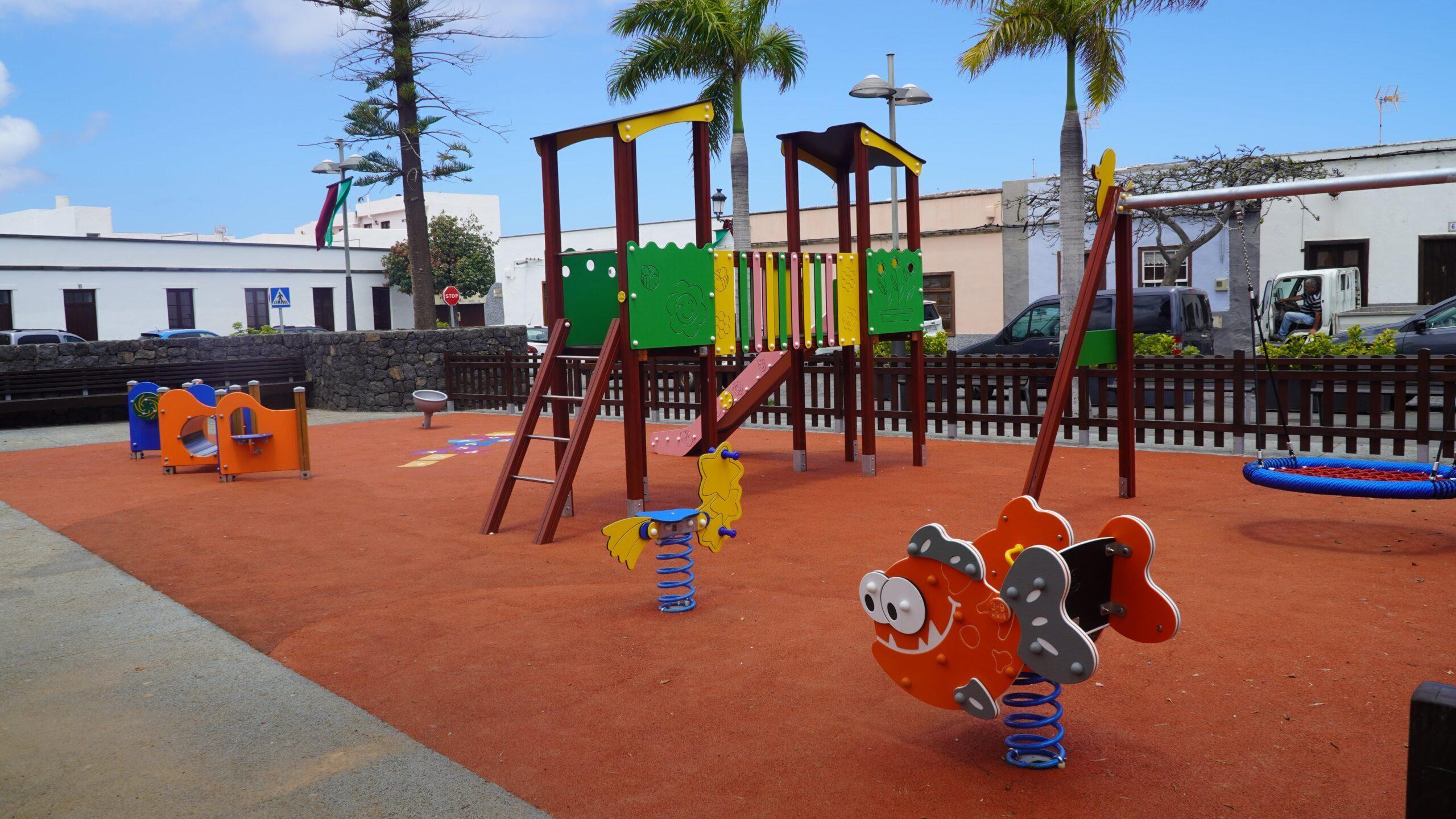 Buenavista del Norte mejora la sombra del parque infantil de la plaza General Eulate