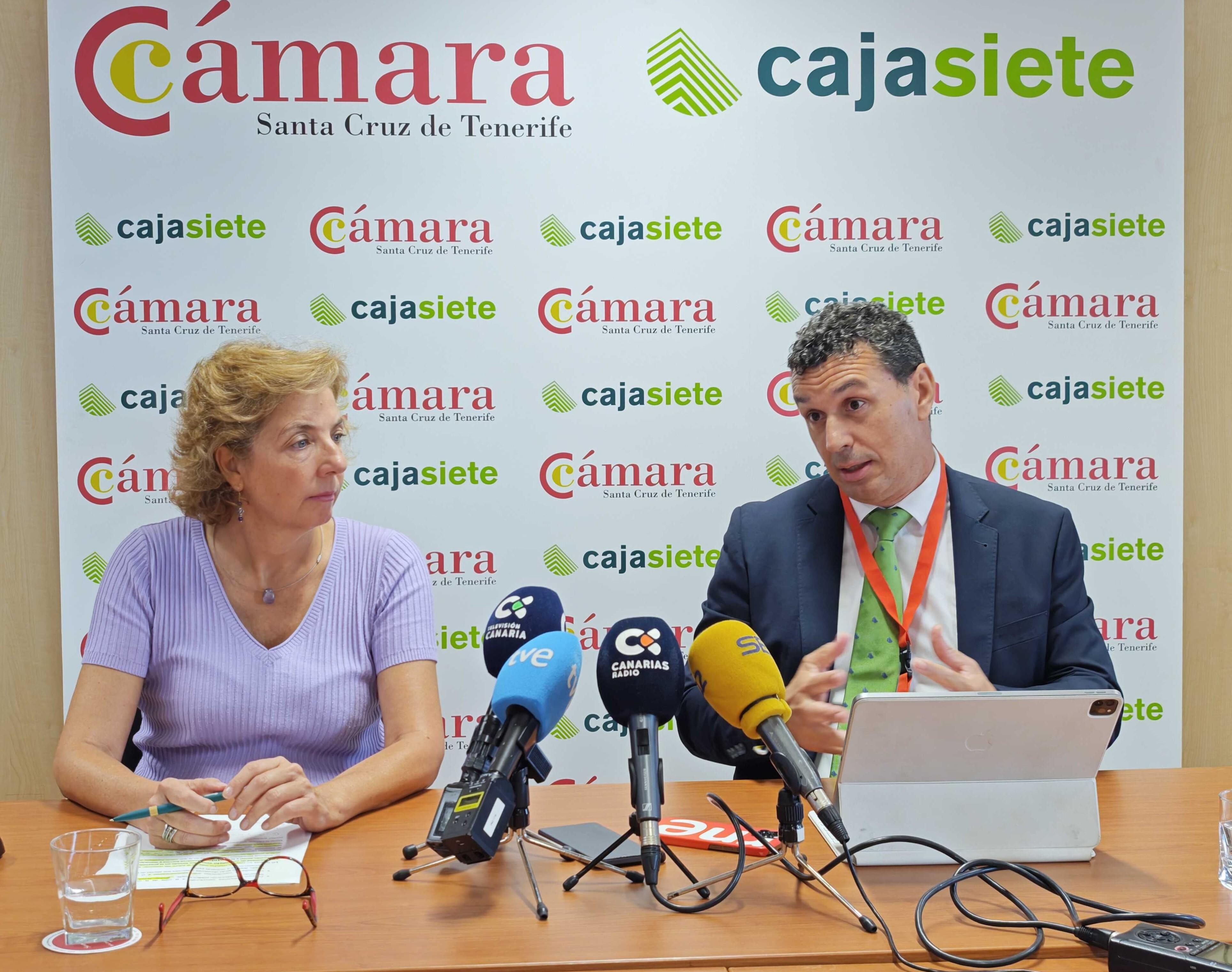 Las ventas y el empleo en el comercio aumentan sin lograr frenar la desaparición de tiendas en Canarias