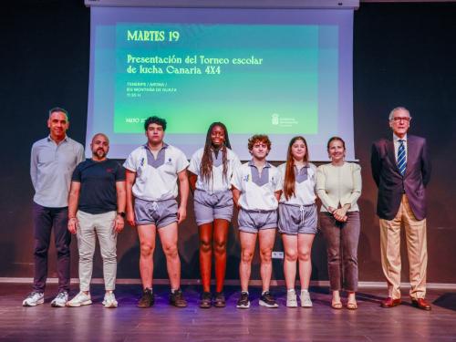 El Gobierno de Canarias presenta el proyecto de Lucha Canaria Escolar 4x4 para acercar el deporte vernáculo a las aulas