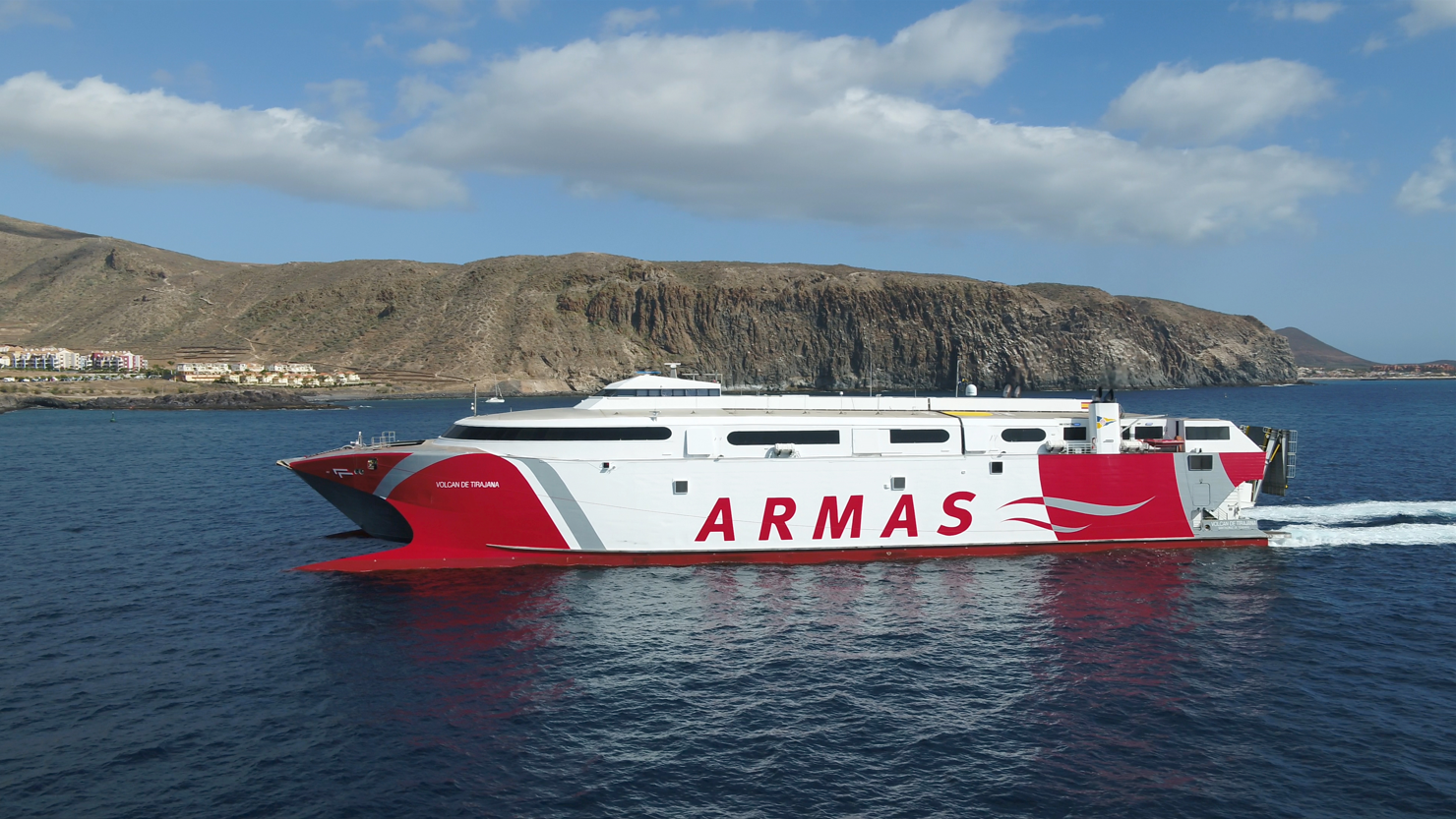 Armas Trasmediterránea ofrece 100.000 plazas para viajar entre islas el puente del Día de Canarias