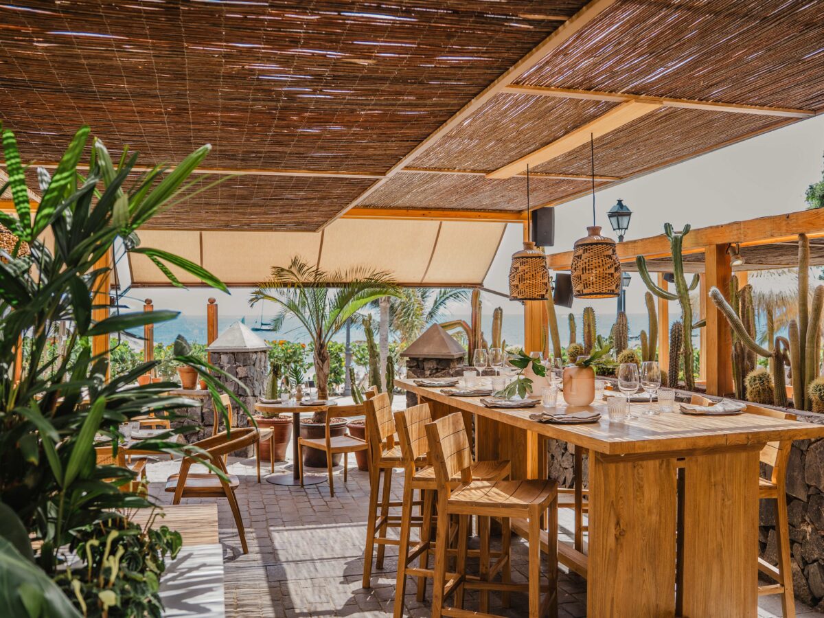 Una casa de madera en un restaurante.