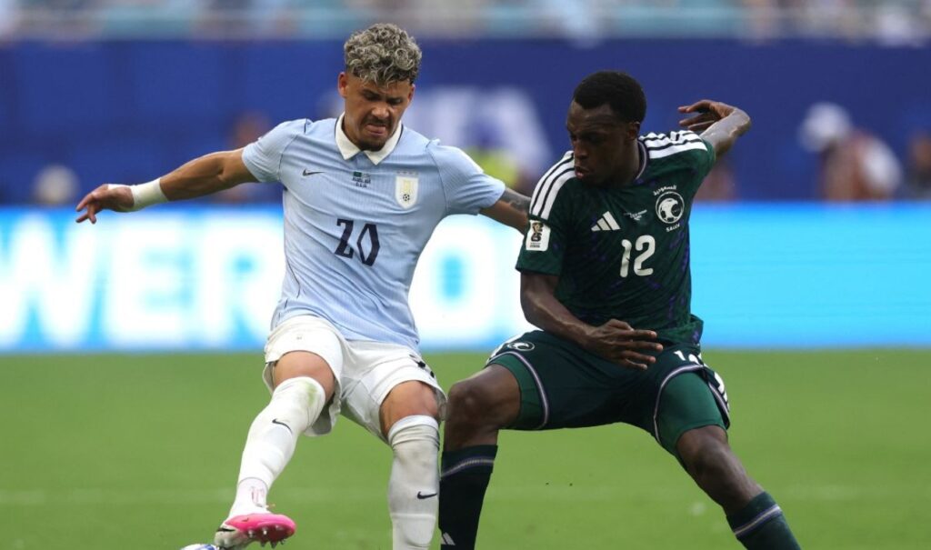 Un jugador de fútbol.