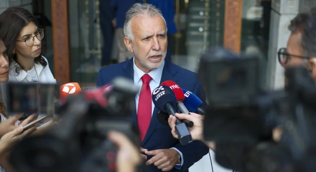 Ceuta activa el 'mando único' con Torres al frente: así funcionará la respuesta a la crisis migratoria