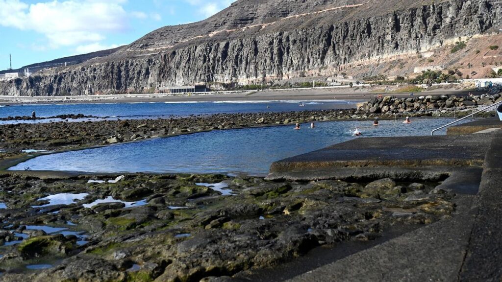Cierre total en La Laja: por qué las piscinas naturales de Las Palmas no abrirán hasta septiembre