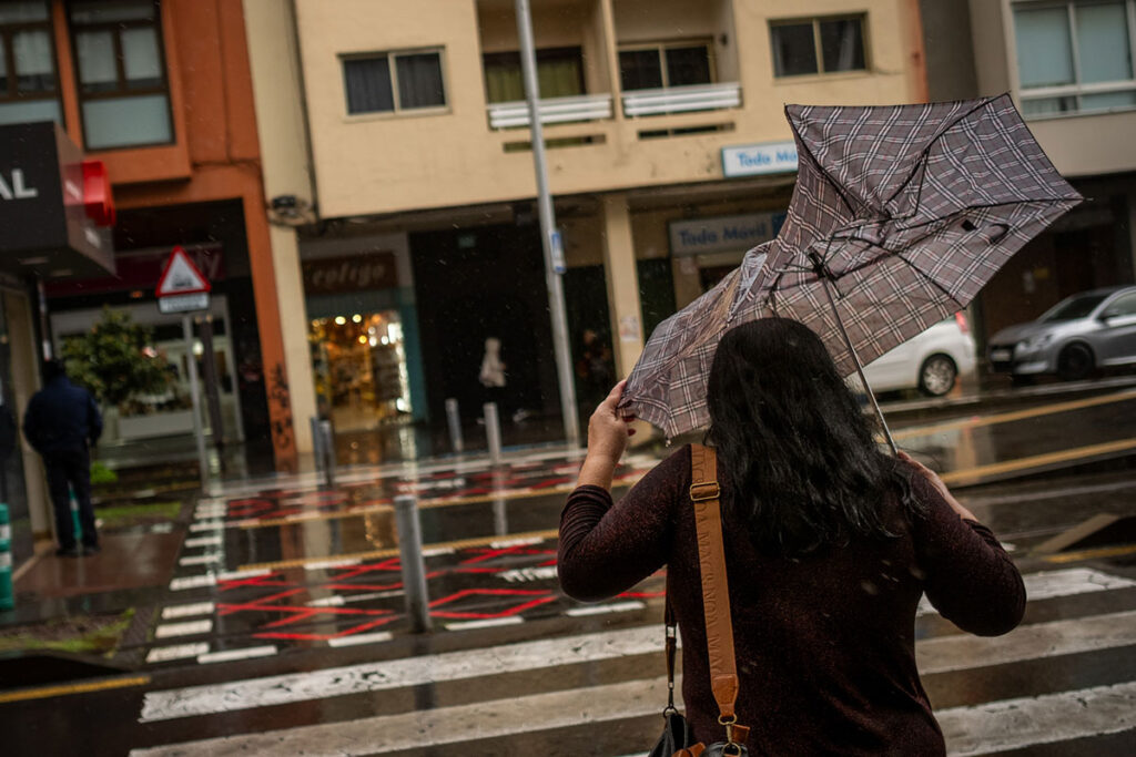 Canarias amanece con lluvia y termómetros en caída: ¿dónde lloverá más este jueves?
