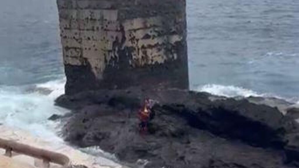 Dos bañistas rescatados en Hermigua: cómo el mar se volvió traicionero en minutos