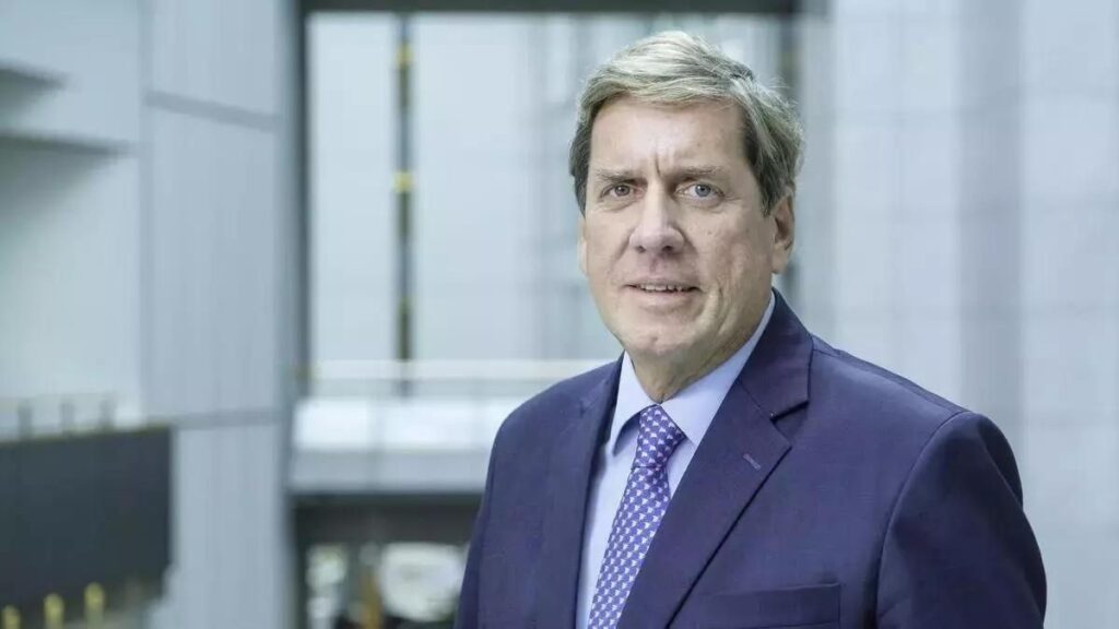 Canarias evita pagar hasta 2035 el coste del carbono en vuelos y barcos: la UE prorroga la excepción