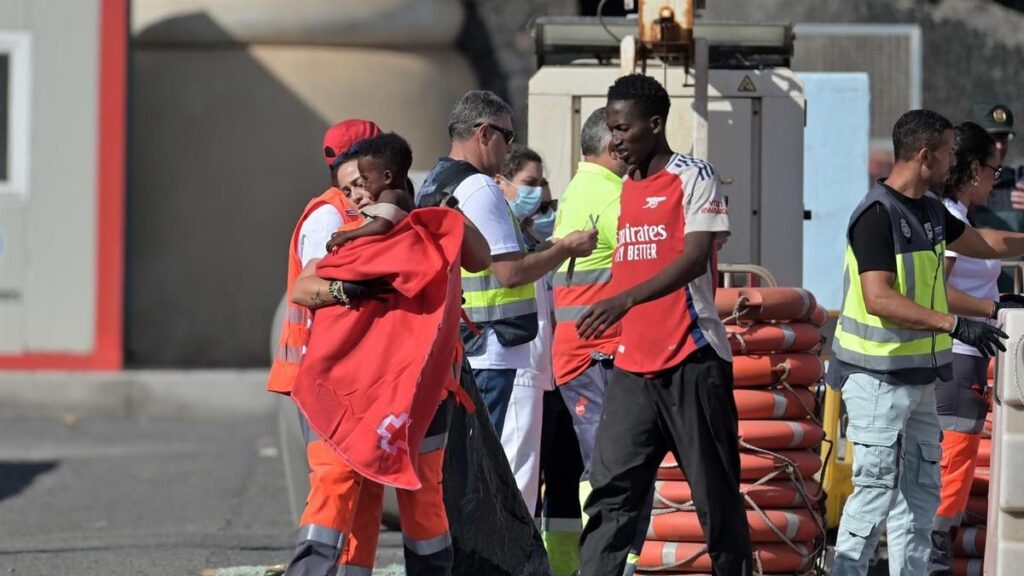 Canarias llevará al Supremo al Gobierno si no asume el triaje de menores migrantes