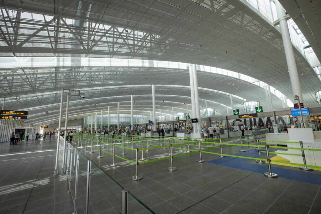 1.800 millones en aeropuertos: la batalla legal que frena el plan de Aena en Canarias