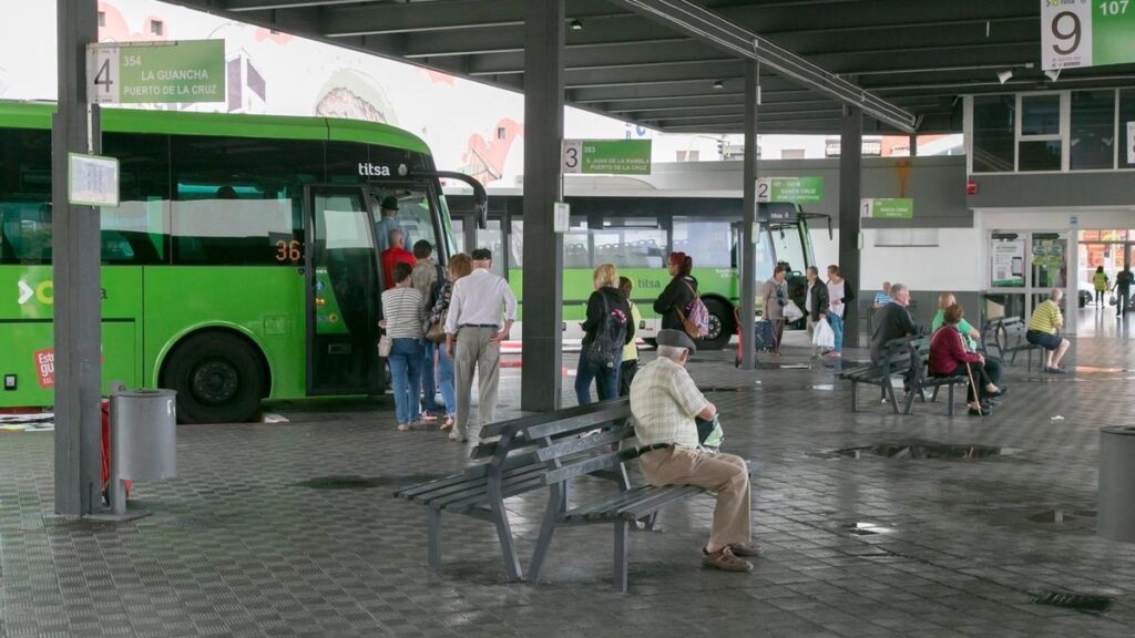 Icod y Costa Adeje ya están a solo 1h15 en guagua: así es la nueva línea 464 de Titsa que acorta el viaje 25 minutos