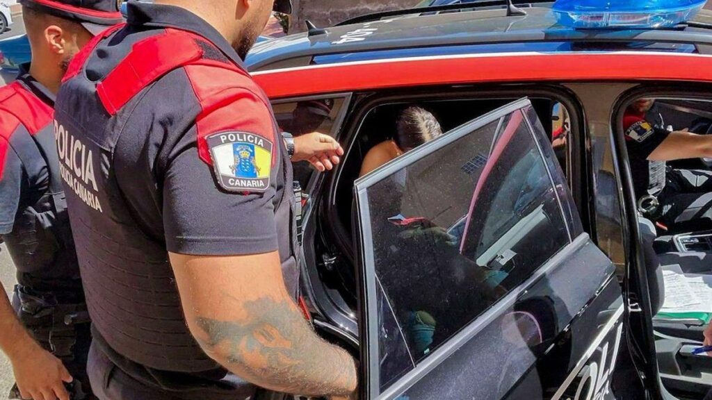 Dos mujeres detenidas en Tenerife con órdenes de prisión por robo y ocultación